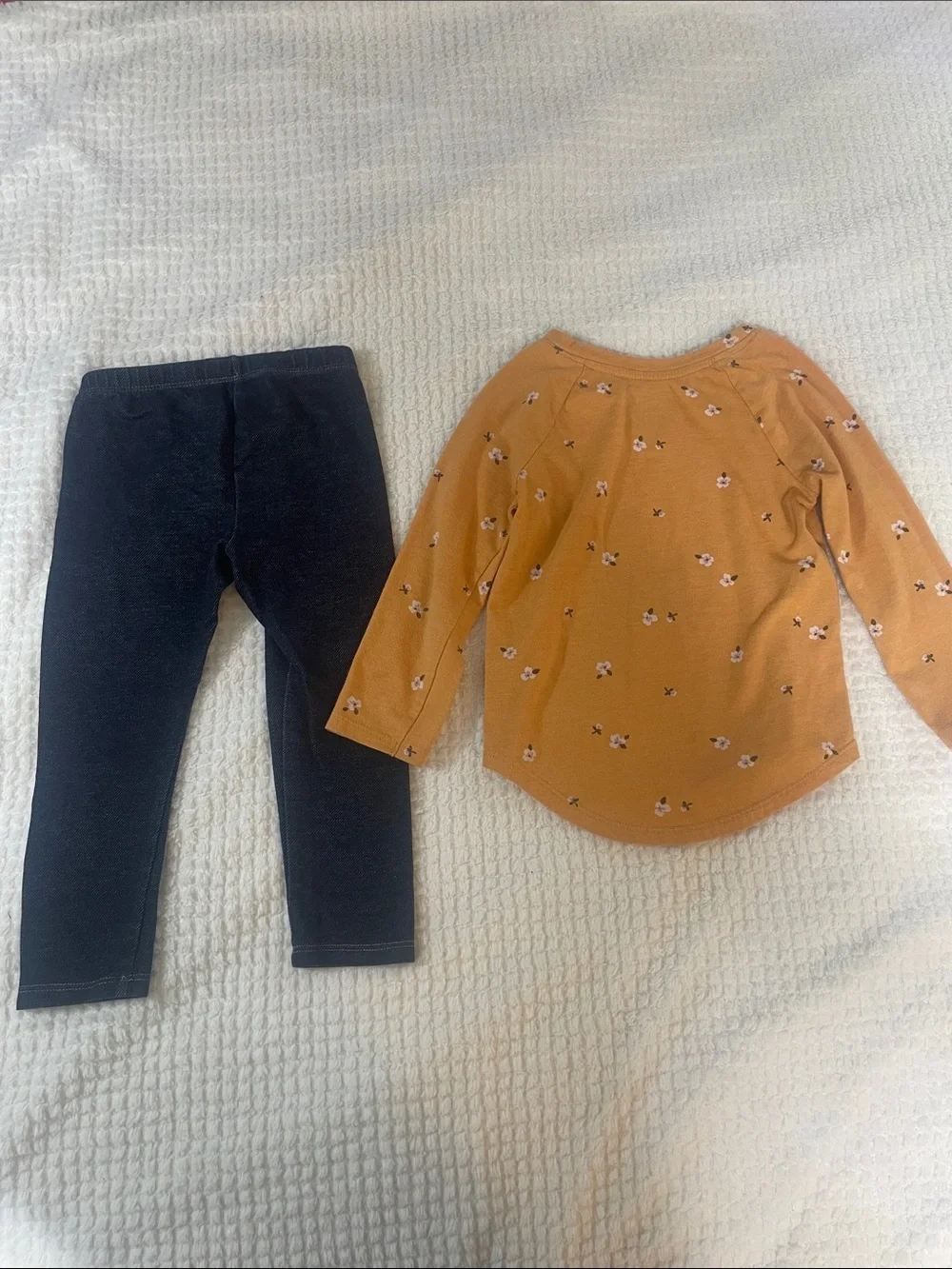 ⭐️4 for $20 Mustard Floral Long-Sleeve Top with Black Leggings